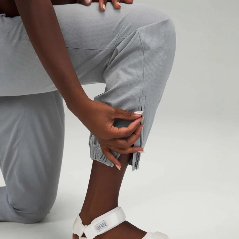 LULULEMON ESSENTIAL AFFINITY MID RISE JOGGER IN RHINO GREY SIZE 6 - Picture 5 of 8